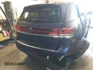 2024 Volkswagen Atlas SEL with VIN 1V2BR2CA0RC543907, listed as a IAAI auction lot 41704653 with 13,549 mi miles and . Bid and sale history available at DreamBid. Image 17.