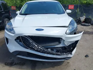 2020 Ford Escape SE с VIN 1FMCU0G60LUA47243, выставлен на аукционе IAAI как лот 42685375 с пробегом 52 618 миль миль и . История ставок и продаж доступна на DreamBid. Изображение 6.
