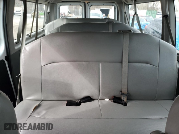 2014 Ford Econoline Passenger XL z VIN 1FBNE3BL2EDA36664, wystawiony jako Copart lot #42815355 z przebiegiem 108 207 mil mil oraz Szkoda całkowita • Salvage title. Historia ofert i sprzedaży dostępna na DreamBid. Obrazek 10.