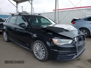 2016 Audi A3 e-tron Premium z VIN WAUUPBFF7GA084615, wystawiony jako IAAI lot #42191225 z przebiegiem 121 692 mil mil oraz . Historia ofert i sprzedaży dostępna na DreamBid. Obrazek 1.