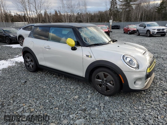2020 MINI Hardtop Cooper SE with VIN WMWXP3C08L2M32462, listed as a Copart auction lot 88352115 with 19,390 mi miles and Clean Title. Bid and sale history available at DreamBid. Image 4.
