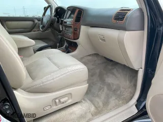 2004 Toyota Land Cruiser with VIN JTEHT05J742067423, listed as a Copart auction lot 45664965 with 250,424 mi miles and Clean Title. Bid and sale history available at carsss.com. Image 5.