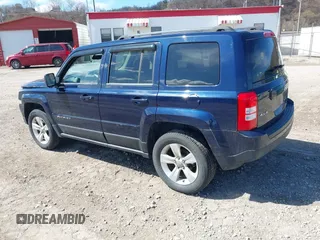 2014 Jeep Patriot Latitude with VIN 1C4NJRFB0ED760607, listed as a IAAI auction lot 41846134 with 136,041 mi miles. Bid and sale history available at carsss.com. Image 3.