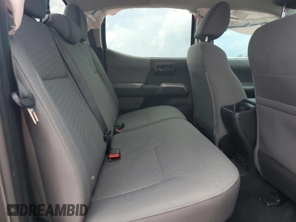 2022 Toyota Tacoma SR with VIN 3TYAX5GN9NT038043, listed as a Copart auction lot 55555025 with 31,648 mi miles and Salvage title. Bid and sale history available at DreamBid. Image 10.