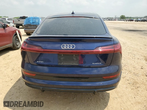 2022 Audi e-tron Sportback S line Premium z VIN WA11AAGE6NB023281, wystawiony jako Copart lot #51714255 z przebiegiem 44 719 mil mil oraz Czysty tytuł • Clean title. Historia ofert i sprzedaży dostępna na DreamBid. Obrazek 6.