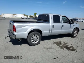 2006 Ford F-250 XL z VIN 1FTSW20P26ED39578, wystawiony jako Copart lot #59006245 z przebiegiem 241 298 mil mil oraz Szkoda całkowita • Salvage title. Historia ofert i sprzedaży dostępna na DreamBid. Obrazek 3.