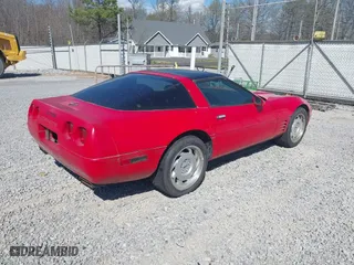 1992 Chevrolet Corvette with VIN 1G1YY23P6N5107198, listed as a IAAI auction lot 41881152 with 90,395 mi miles. Bid and sale history available at carsss.com. Image 4.