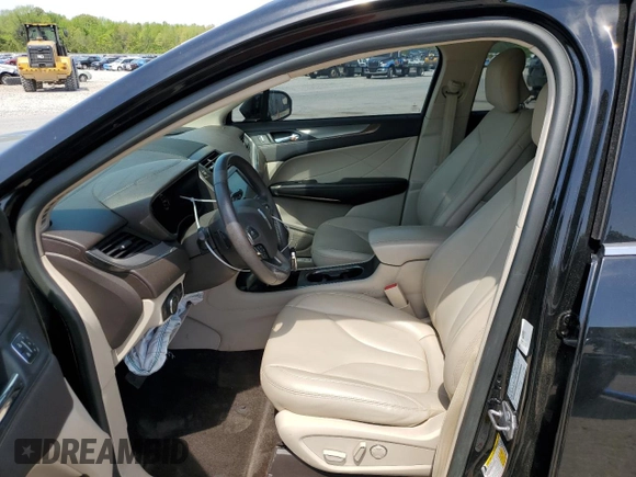 2018 Lincoln MKC Premiere with VIN 5LMCJ1C91JUL22868, listed as a Copart auction lot 52941815 with 86,178 mi miles and Salvage Title. Bid and sale history available at DreamBid. Image 7.