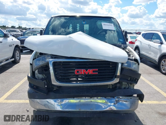 2017 GMC Savana Cargo Van with VIN 1GTW7AFF1H1913587, listed as a IAAI auction lot 40216941 with 269,708 mi miles. Bid and sale history available at carsss.com. Image 6.