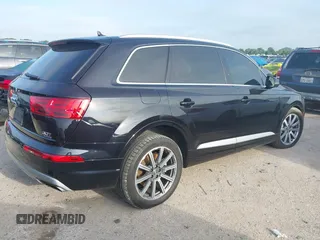 2018 Audi Q7 Premium Plus z VIN WA1LAAF75JD054810, wystawiony jako IAAI lot #42049892 z przebiegiem 43 297 mil mil oraz . Historia ofert i sprzedaży dostępna na DreamBid. Obrazek 4.