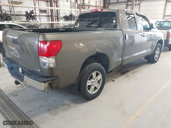 2007 Toyota Tundra SR5 with VIN 5TFBT54137X006800, listed as a IAAI auction lot 42061641 with 186,139 mi miles. Bid and sale history available at carsss.com. Image 4.