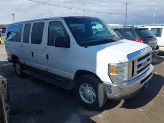 2008 Ford Econoline Passenger XL with VIN 1FBNE31L18DA20963, listed as a IAAI auction lot 41869182 with 150,027 mi miles. Bid and sale history available at carsss.com. Image 1.