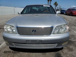 1998 Lexus LS 400 z VIN JT8BH28F4W0121806, wystawiony jako Copart lot #57636755 z przebiegiem 264 027 mil mil oraz Tytuł czysty. Historia ofert i sprzedaży dostępna na DreamBid. Obrazek 5.