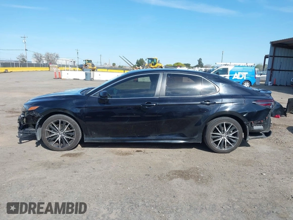 2021 Toyota Camry SE Nightshade with VIN 4T1G11AK3MU413008, listed as a IAAI auction lot 41960358 with 86,104 mi miles and . Bid and sale history available at carsss.com. Image 15.