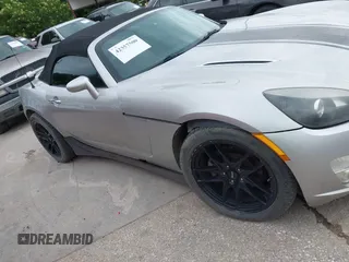 2008 Saturn Sky Red Line z VIN 1G8MG35X98Y101663, wystawiony jako IAAI lot #42357500 z przebiegiem 148 165 mil mil oraz . Historia ofert i sprzedaży dostępna na DreamBid. Obrazek 13.