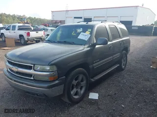 2002 Chevrolet Tahoe LT with VIN 1GNEC13Z92R273473, listed as a IAAI auction lot 41841071 with 290,007 mi miles. Bid and sale history available at carsss.com. Image 2.