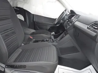 2024 Volkswagen Tiguan S z VIN 3VVFB7AX2RM092023, wystawiony jako IAAI lot #41894241 z przebiegiem 10 395 mil mil oraz . Historia ofert i sprzedaży dostępna na DreamBid. Obrazek 5.