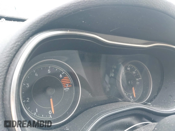 2019 Jeep Cherokee Limited z VIN 1C4PJLDB1KD443567, wystawiony jako IAAI lot #42260548 z przebiegiem Nie podano mil oraz . Historia ofert i sprzedaży dostępna na DreamBid. Obrazek 16.