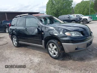 2004 Mitsubishi Outlander SE with VIN JA4LX41F84U042573, listed as a IAAI auction lot 41948529 with 177,738 mi miles. Bid and sale history available at carsss.com. Image 1.