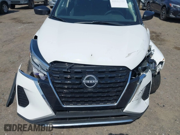 2024 Nissan Kicks S with VIN 3N1CP5BV8RL534588, listed as a IAAI auction lot 41832330 with 8,811 mi miles and . Bid and sale history available at carsss.com. Image 12.