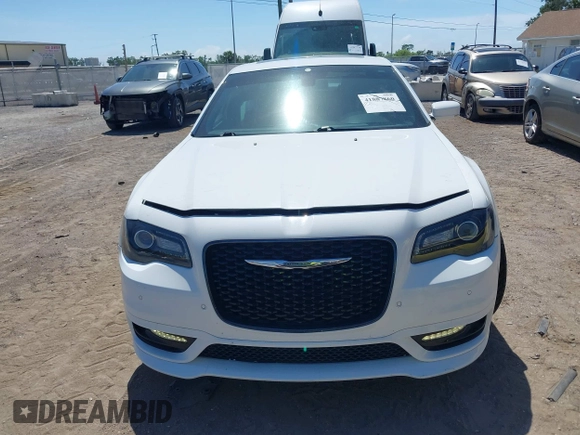 2018 Chrysler 300 with VIN 2C3CCABG2JH267047, listed as a IAAI auction lot 41887860 with 78,648 mi miles. Bid and sale history available at carsss.com. Image 13.