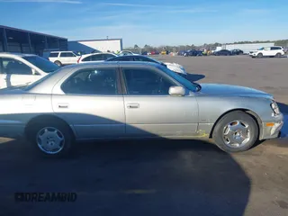 2000 Lexus LS 400 with VIN JT8BH28F9Y0181339, listed as a IAAI auction lot 41589304 with 252,625 mi miles. Bid and sale history available at carsss.com. Image 13.