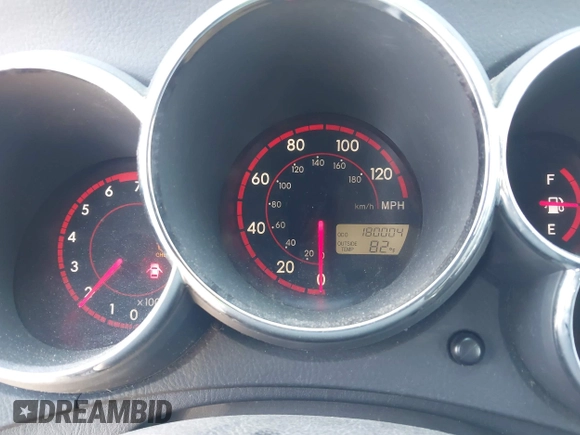 2004 Pontiac Vibe with VIN 5Y2SL62814Z428263, listed as a IAAI auction lot 42304128 with 180,004 mi miles and . Bid and sale history available at DreamBid. Image 7.