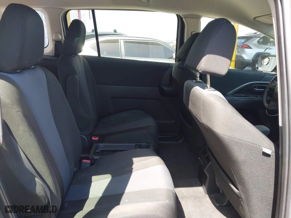 2015 Mazda Mazda5 Sport with VIN JM1CW2BL8F0185437, listed as a IAAI auction lot 41932380 with 90,029 mi miles. Bid and sale history available at carsss.com. Image 8.