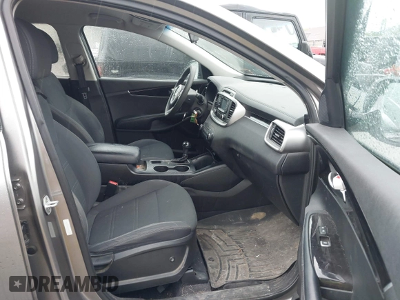 2017 Kia Sorento LX с VIN 5XYPGDA31HG270824, выставлен на аукционе IAAI как лот 42344131 с пробегом 195 128 миль миль и . История ставок и продаж доступна на DreamBid. Изображение 5.