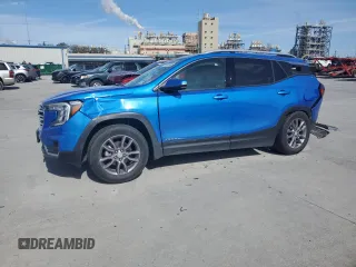 2024 GMC Terrain SLT z VIN 3GKALPEG5RL131553, wystawiony jako Copart lot #45976495 z przebiegiem 25 018 mil mil oraz Szkoda całkowita • Salvage title. Historia ofert i sprzedaży dostępna na DreamBid. Obrazek 1.