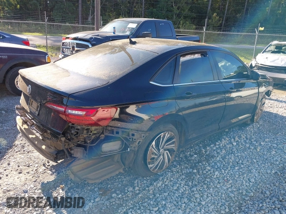 2020 Volkswagen Jetta SEL z VIN 3VWE57BU2LM093697, wystawiony jako IAAI lot #40437984 z przebiegiem 76 803 mil mil oraz . Historia ofert i sprzedaży dostępna na DreamBid. Obrazek 4.