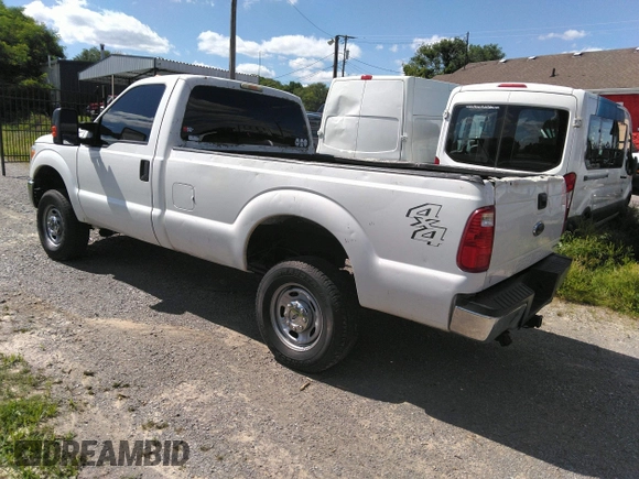 2014 Ford F-250 XL z VIN 1FTBF2B64EEB63961, wystawiony jako IAAI lot #42357797 z przebiegiem 211 419 mil mil oraz . Historia ofert i sprzedaży dostępna na DreamBid. Obrazek 3.
