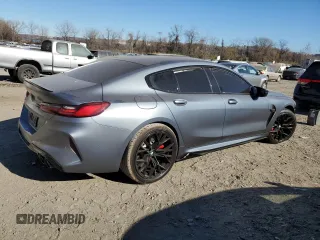 2022 BMW M8 Competition z VIN WBSGV0C08NCK26720, wystawiony jako Copart lot #78250474 z przebiegiem Nie podano mil oraz Szkoda całkowita • Salvage title. Historia ofert i sprzedaży dostępna na DreamBid. Obrazek 3.