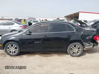 2006 Volkswagen Jetta 2.5L с VIN 3VWRF71KX6M674545, выставлен на аукционе IAAI как лот 41740972 с пробегом 215 978 миль миль и . История ставок и продаж доступна на DreamBid. Изображение 14.