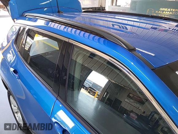 2021 Jeep Compass Latitude z VIN 3C4NJDBB0MT594087, wystawiony jako IAAI lot #42791550 z przebiegiem 78 385 mil mil oraz . Historia ofert i sprzedaży dostępna na DreamBid. Obrazek 19.