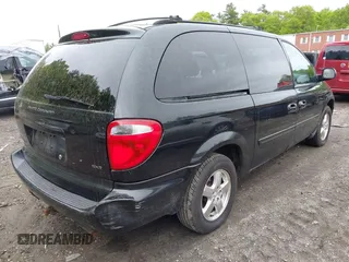 2007 Dodge Grand Caravan SXT z VIN 2D4GP44L07R121507, wystawiony jako IAAI lot #42244110 z przebiegiem 119 261 mil mil oraz . Historia ofert i sprzedaży dostępna na DreamBid. Obrazek 4.