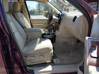 2006 Ford Explorer Eddie Bauer with VIN 1FMEU74E56UB37084, listed as a IAAI auction lot 42093929 with 231,413 mi miles. Bid and sale history available at carsss.com. Image 5.