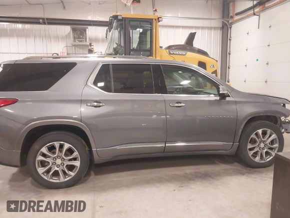 2020 Chevrolet Traverse Premier with VIN 1GNEVKKW5LJ178996, listed as a IAAI auction lot 41335188 with 82,397 mi miles. Bid and sale history available at carsss.com. Image 14.