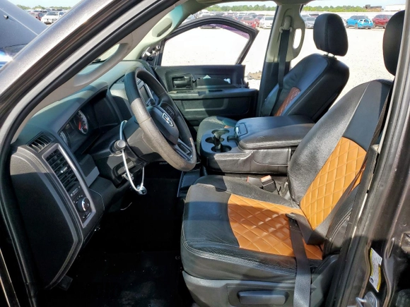 2016 Ram 1500 Tradesman z VIN 3C6RR7KT1GG376846, wystawiony jako Copart lot #57283185 z przebiegiem 214 594 mil mil oraz Szkoda całkowita • Salvage title. Historia ofert i sprzedaży dostępna na DreamBid. Obrazek 7.