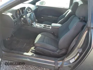 2011 Dodge Challenger z VIN 2B3CJ4DG9BH570202, wystawiony jako Copart lot #73284844 z przebiegiem 217 850 mil mil oraz Szkoda całkowita • Salvage title. Historia ofert i sprzedaży dostępna na DreamBid. Obrazek 7.