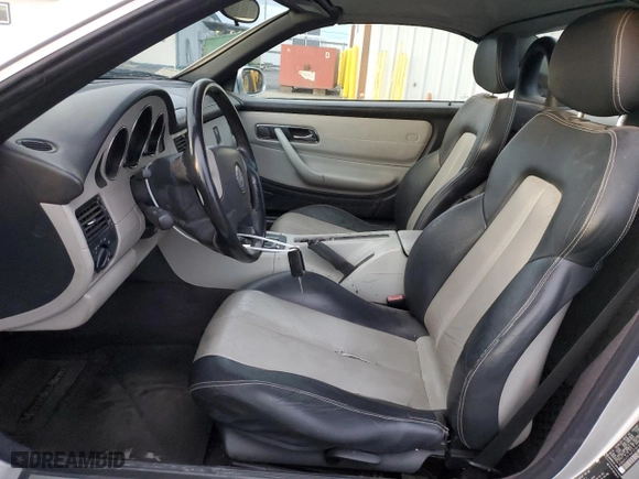 1998 Mercedes-Benz SLK-Class with VIN WDBKK47F4WF078516, listed as a Copart auction lot 85552384 with 99,600 mi miles and Clean Title. Bid and sale history available at carsss.com. Image 7.