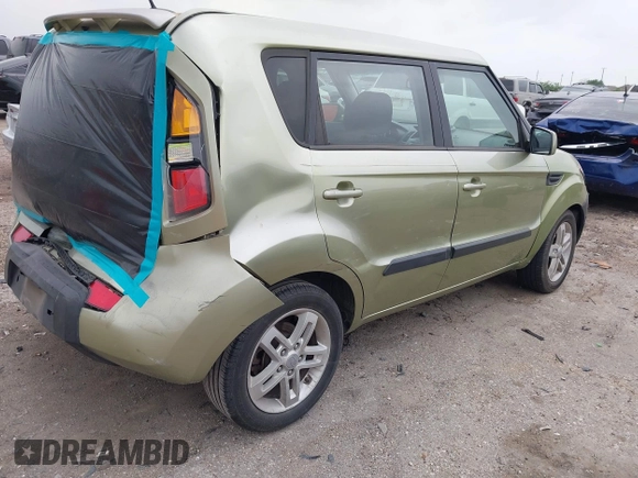 2011 Kia Soul + with VIN KNDJT2A22B7213906, listed as a IAAI auction lot 41947276 with 152,022 mi miles. Bid and sale history available at carsss.com. Image 4.