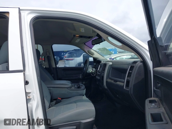 2016 Ram 2500 Tradesman with VIN 3C6UR5HLXGG237028, listed as a IAAI auction lot 42115381 with 302,532 mi miles and . Bid and sale history available at DreamBid. Image 5.