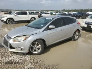 2014 Ford Focus SE z VIN 1FADP3K22EL389958, wystawiony jako Copart lot #51838555 z przebiegiem 88 697 mil mil oraz Szkoda całkowita • Salvage title. Historia ofert i sprzedaży dostępna na DreamBid. Obrazek 1.