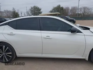 2019 Nissan Altima 2.5 SR with VIN 1N4BL4CV8KC135636, listed as a IAAI auction lot 41635760 with 60,087 mi miles. Bid and sale history available at carsss.com. Image 14.