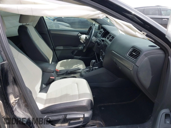 2016 Volkswagen Jetta Sport z VIN 3VWD17AJ0GM409795, wystawiony jako IAAI lot #41773028 z przebiegiem 147 979 mil mil oraz . Historia ofert i sprzedaży dostępna na DreamBid. Obrazek 5.