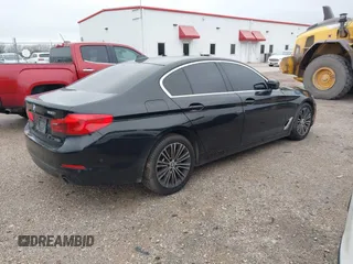 2019 BMW 5 Series 530i z VIN WBAJA5C52KWW06869, wystawiony jako IAAI lot #41494078 z przebiegiem 71 415 mil mil oraz . Historia ofert i sprzedaży dostępna na DreamBid. Obrazek 4.