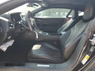 2017 Aston Martin DB11 z VIN SCFRMFAV1HGL02166, wystawiony jako Copart lot #68754174 z przebiegiem Nie podano mil oraz Szkody całkowita. Historia ofert i sprzedaży dostępna na DreamBid. Obrazek 7.
