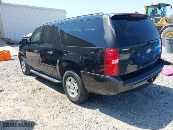 2007 Chevrolet Suburban LT with VIN 3GNFC16J27G262235, listed as a IAAI auction lot 41980553 with 144,926 mi miles. Bid and sale history available at carsss.com. Image 3.