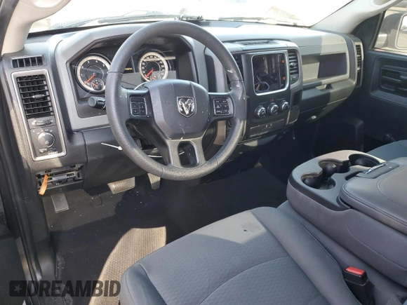 2018 Ram 1500 Express z VIN 3C6JR6AT0JG173365, wystawiony jako Copart lot #82869854 z przebiegiem 77 897 mil mil oraz Szkoda całkowita • Salvage title. Historia ofert i sprzedaży dostępna na DreamBid. Obrazek 8.